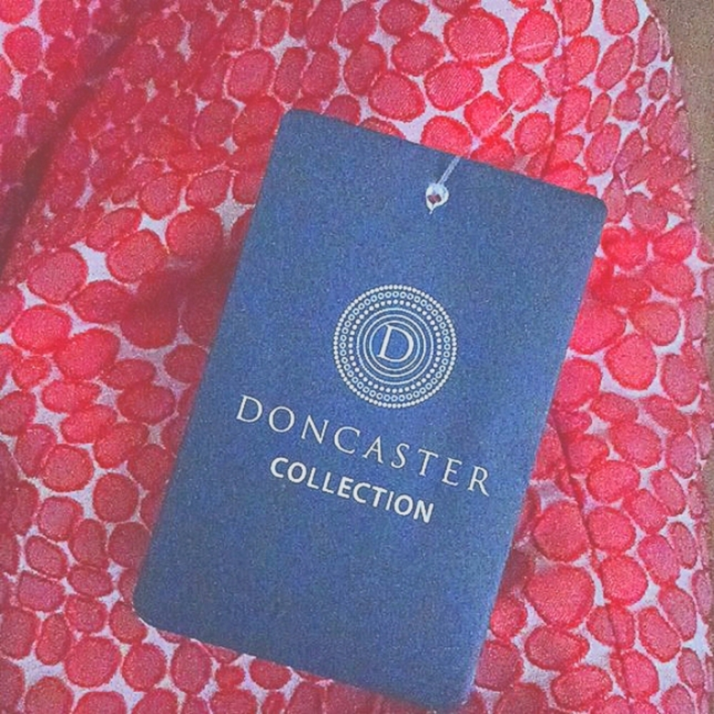 DONCASTER Collection NWT Embroidered Peplum Designer Blouse-Size 2 - Picture 2 of 11